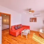 Yoga House 2*