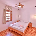 Yoga House 2*
