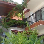 Yoga House Otel 2*