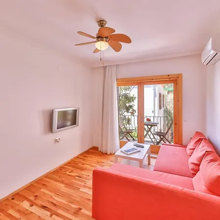 Aparthotel Yoga House 2*