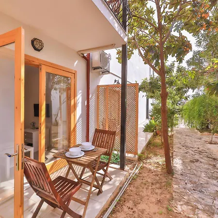 Otel Yoga House 2*