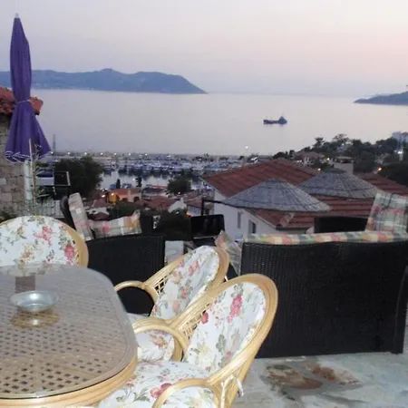 Yoga House Hotel 2*