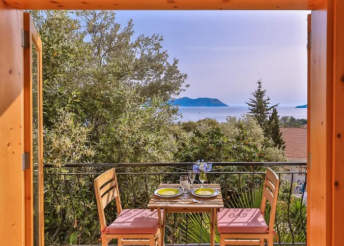 Yoga House Szálloda 2*