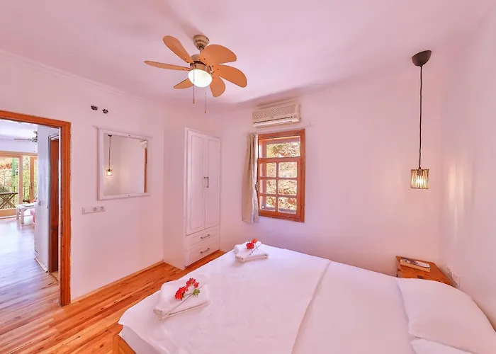 Yoga House Szálloda 2*