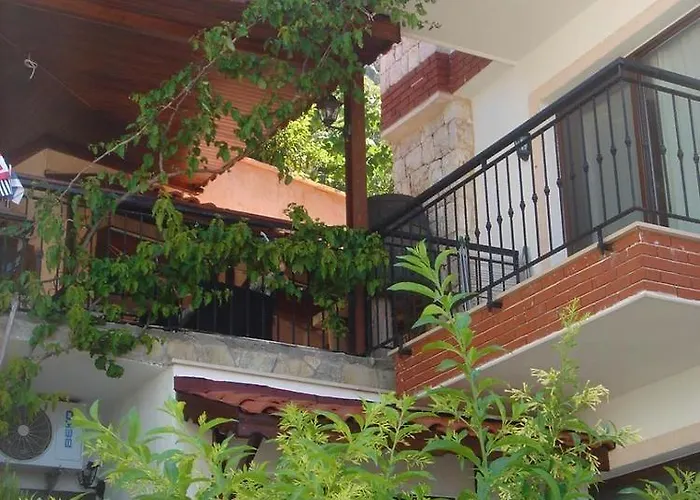 Yoga House Szálloda 2*